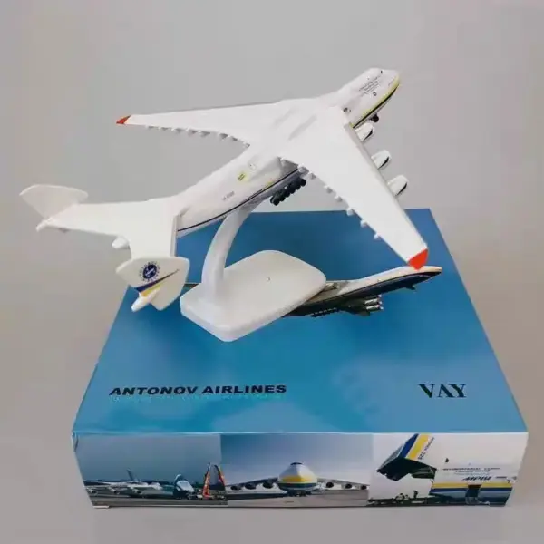 1:400 Scale Antonov An-225 Diecast Model 20CM - Image 3