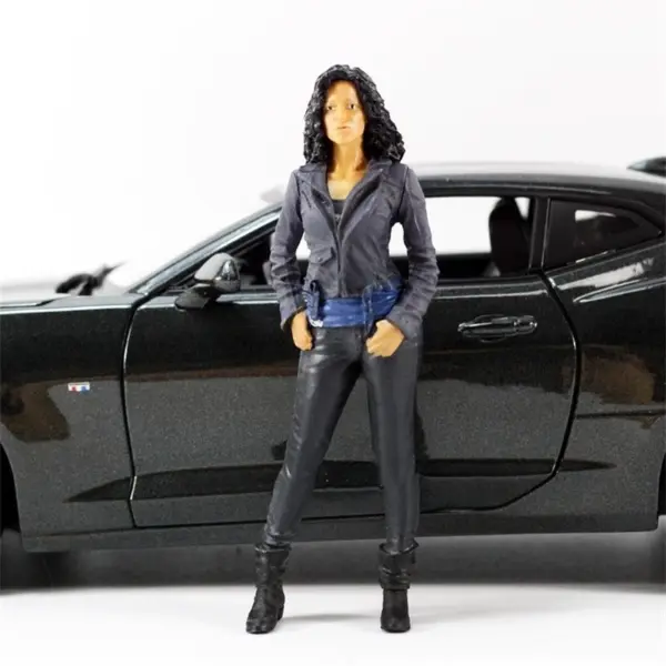 1:18 Scale Resin Racing Car Figure Accessory - Image 6