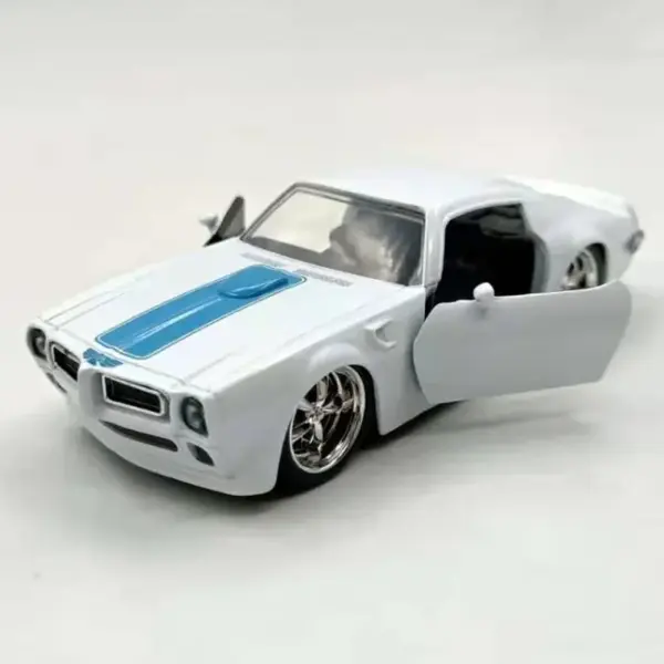 1972 Pontiac Firebird Diecast Model 1:32 Scale - Image 6
