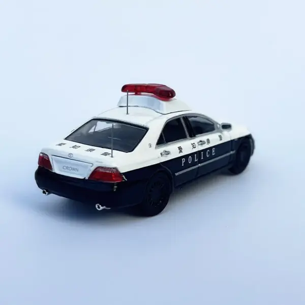 1/64 Scale Toyota Crown Diecast Model Car - Image 4