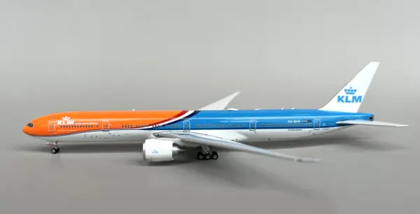 KLM B777-300ER Diecast Aircraft Model 1:400 - Image 3