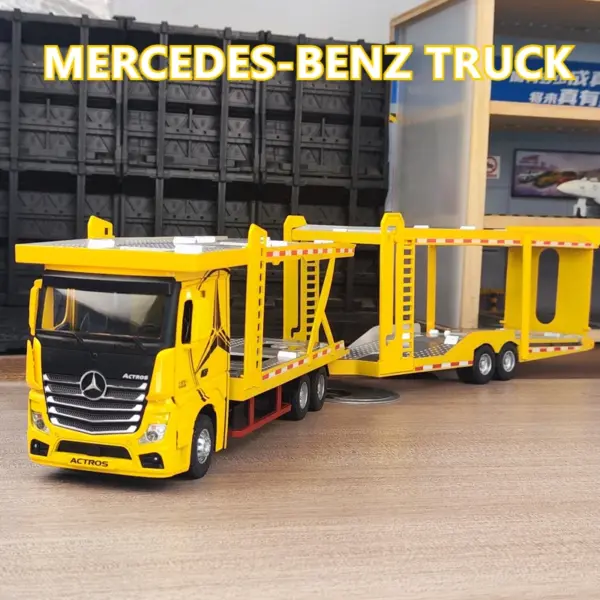 1:24 Mercedes Benz Diecast Double Decker Model