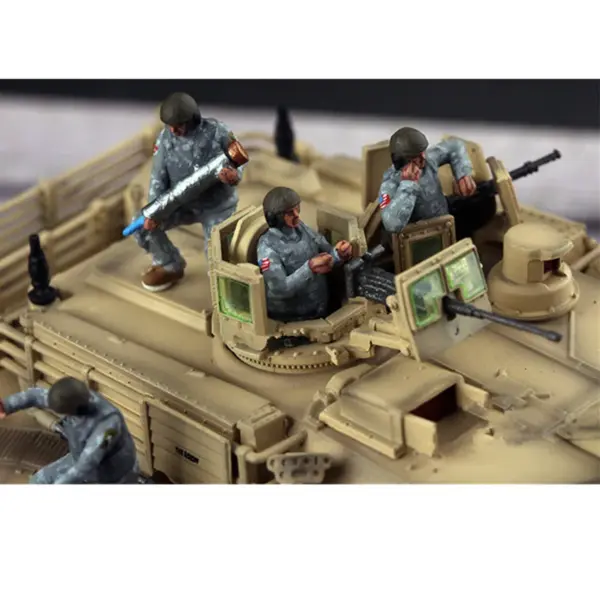 1:72 Scale Model Army Soldiers Set with Tank - Image 5