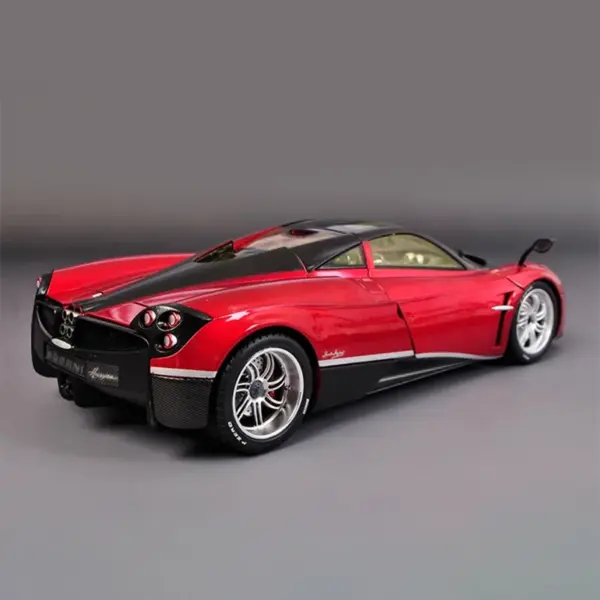 1:18 Scale Huayra Pagani Diecast Car Model - Image 4