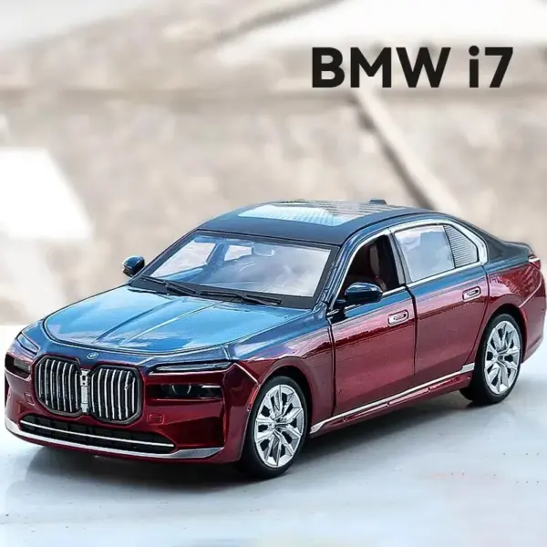 1:24 BMW I7 G70 Diecast Luxury Car Model