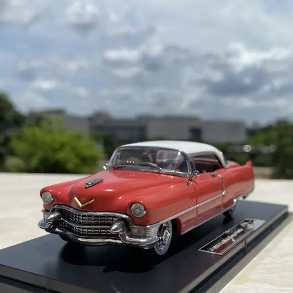 1:43 Scale Diecast Alloy Cadillac Coupe Model - Image 3