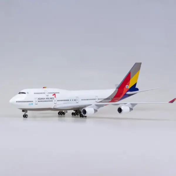 1/160 Scale B747 Korean Airline Model with LED - Image 5