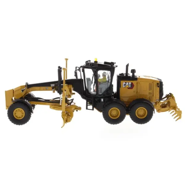 CAT 150M Grader 1:50 Scale Model Vehicle - Image 2