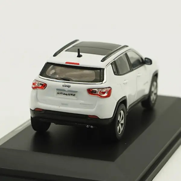 1:43 Jeep Compass Diecast Alloy Model Car - Image 5