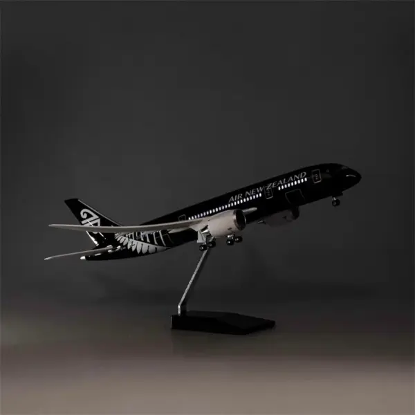 B787 New Zealand Airlines Diecast Model Plane - Image 7