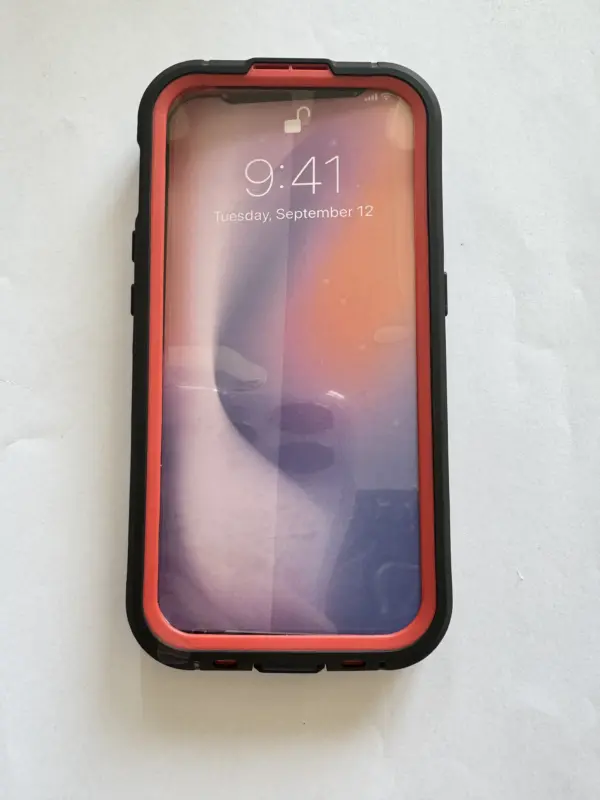 Ultra-Thin Waterproof Case for iPhone 13-15 - Image 3