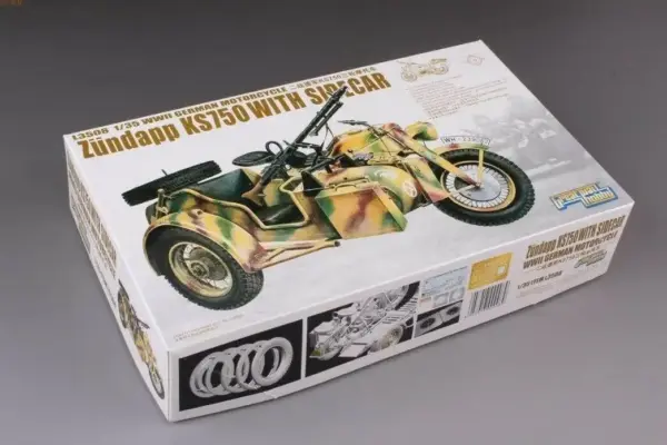 1/35 Scale WWII German Motorcycle Model Kit - Image 2