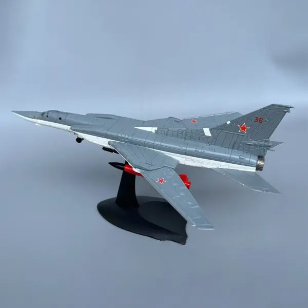 1:144 Scale TU-22M3 Backfire Model Aircraft - Image 3