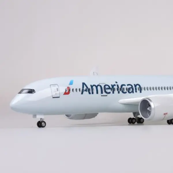 1:130 Scale B787 Dreamliner Model Aircraft - Image 2