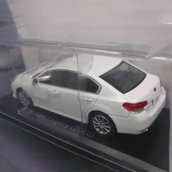 Subaru Legacy 2010 Diecast Model 1:43 Scale - Image 2