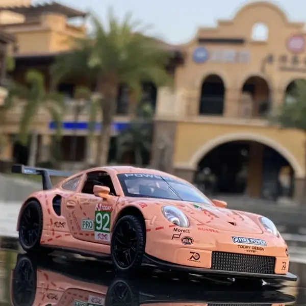 1:32 Porsche 911 GT3 RSR Diecast Model Car - Image 2