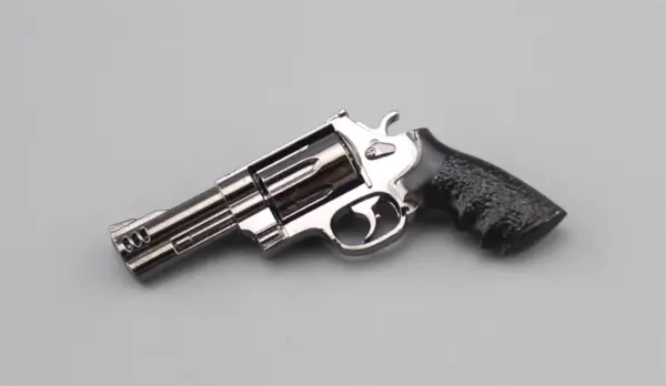 1:6 Scale Diecast Metal Pistol Model Gun - Image 9