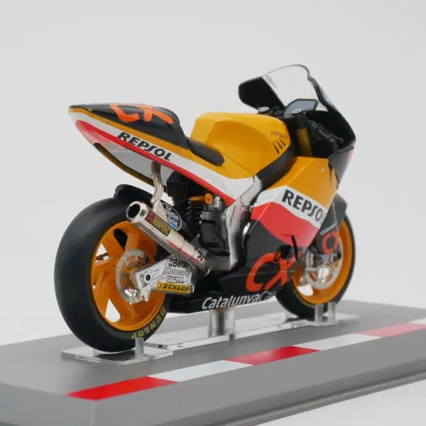 1:18 Scale Diecast Motorcycle Model Suter MMX - Image 4