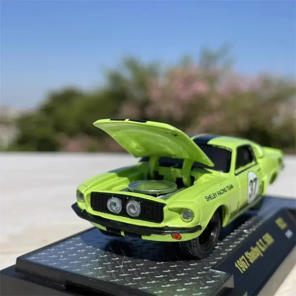 1967 Shelby GT500 1:64 Scale Diecast Model - Image 4