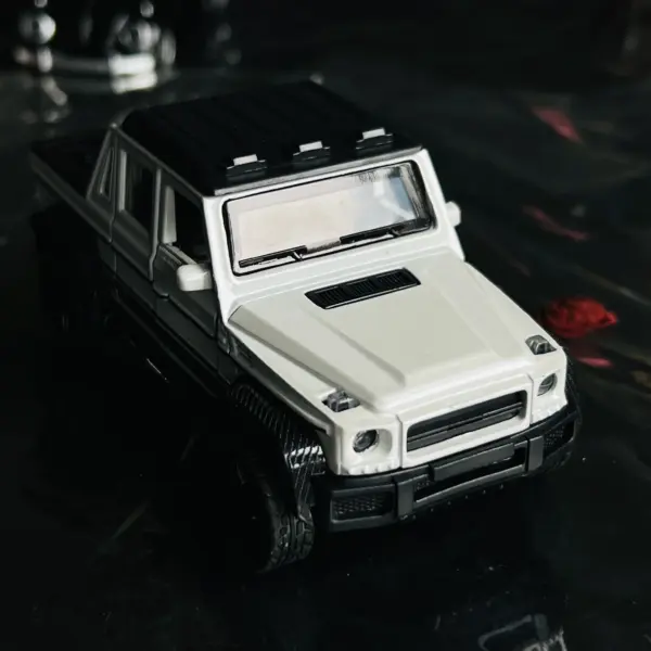 Diecast Alloy Toy Simulation Car Model - Image 4