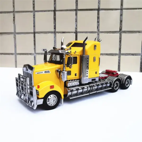 1:32 Scale Diecast Kenworth T909 Truck Model - Image 3