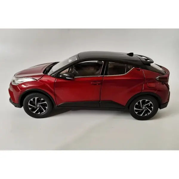 1:18 Scale Alloy IZOA SUV Diecast Car Model - Image 7