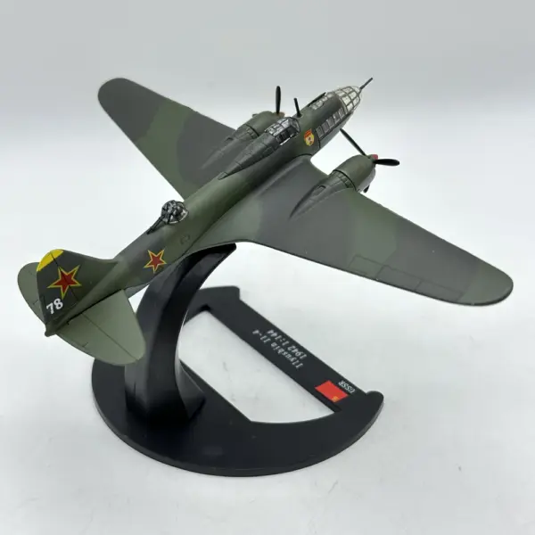 1/144 Scale USSR Ilyushin Il-4 Model Aircraft - Image 3