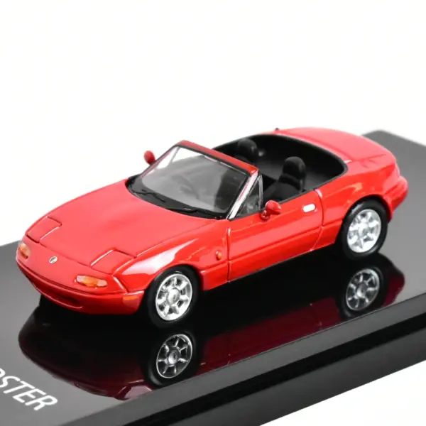 1:64 Scale MX5 Eunos Roadster Model Car - Image 3