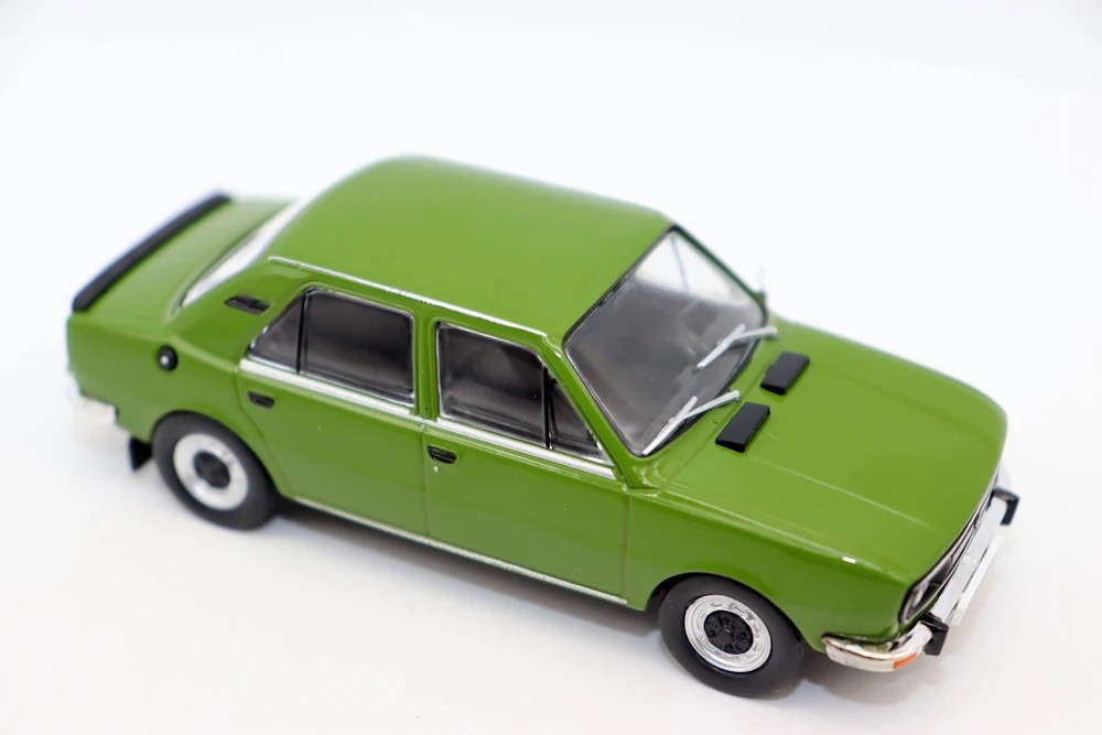 1:43 Scale Diecast Skoda 120L Model Car 5 1:43 Scale Diecast Skoda 120L Model Car - Image 5