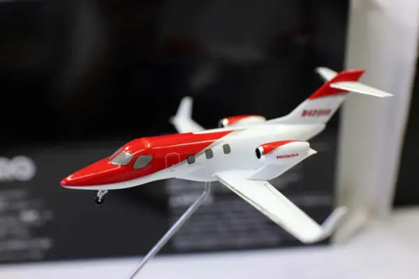 Ebbro 1/144 Scale HondaJet Model Aircraft - Image 10