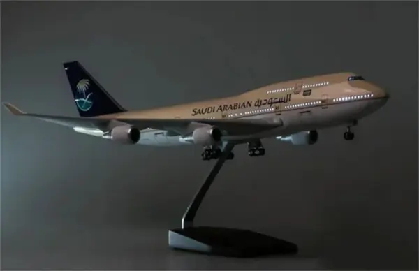 Diecast Resin Model Boeing Airplane Collection - Image 12