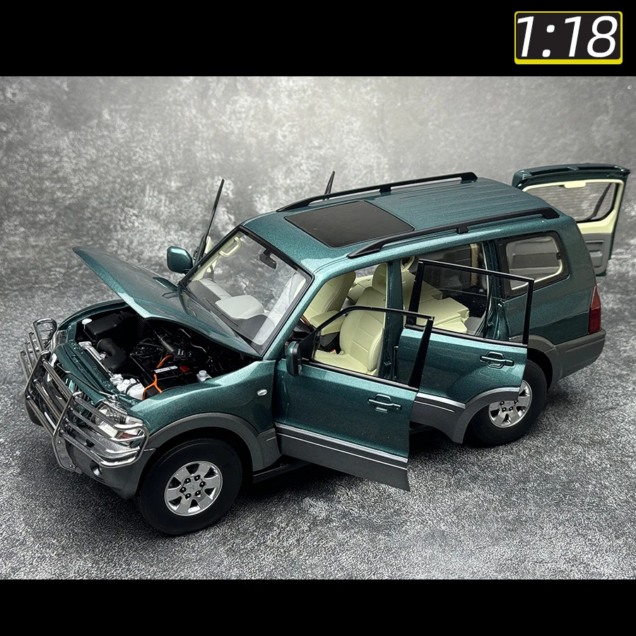 1:18 Mitsubishi Pajero V73 Diecast Model Car 3 1:18 Mitsubishi Pajero V73 Diecast Model Car - Image 3