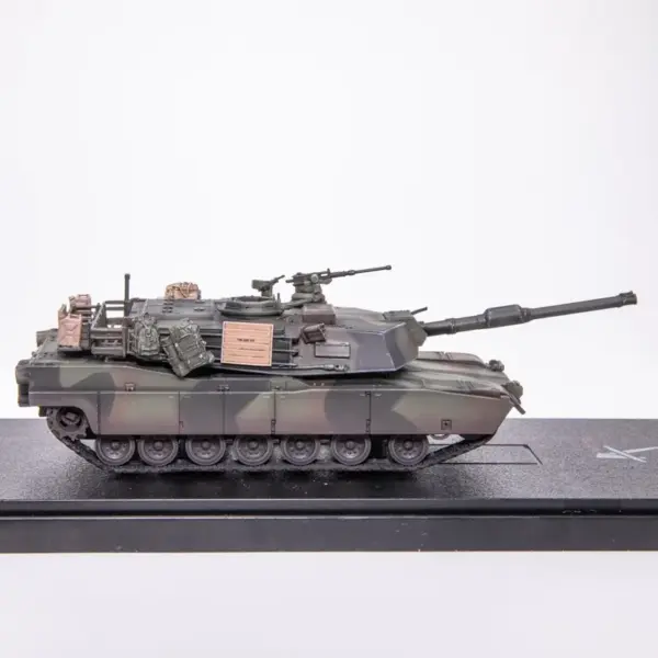 1:72 Scale US M1A2 Abrams Tank Model - Image 4