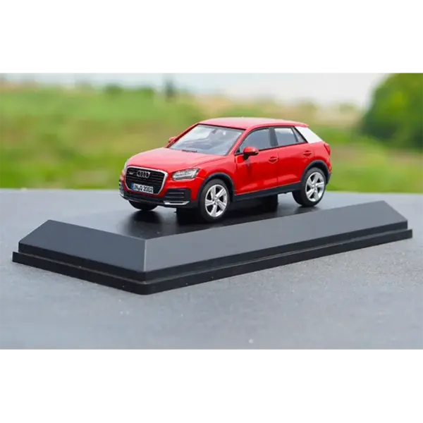 1:43 Scale Q2 Diecast Alloy Car Model - Image 3