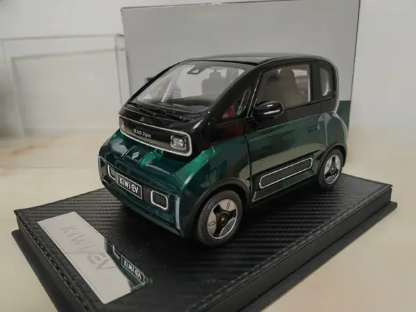 1:18 Wuling KiWi EV Diecast Car Model - Image 8