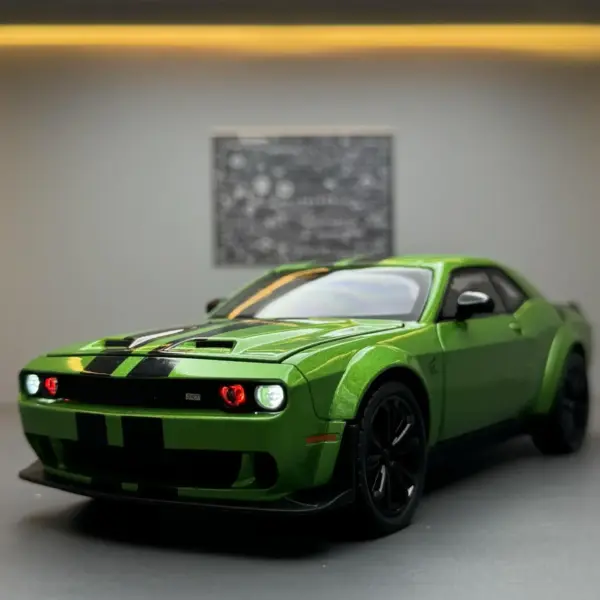 1:22 Alloy Dodge Challenger SRT Hellcat Model