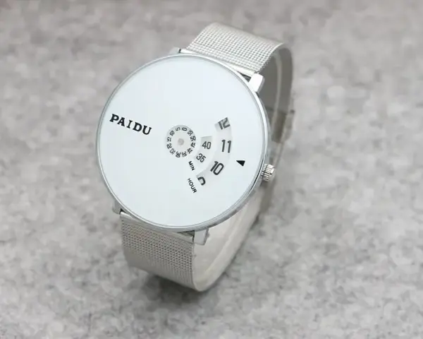 Minimalist UTHAI CQ208 Rotary Quartz Watch - Image 11