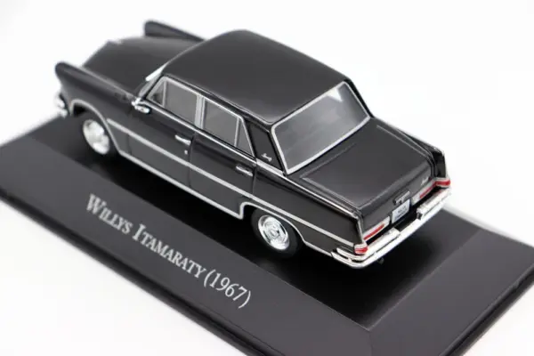 Willys Itamaraty 1967 Diecast Model Car 1:43 - Image 4