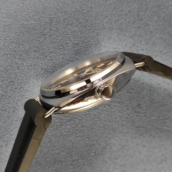 Luminous Quartz Wristwatch for Men Seiko Vh31 - Image 4