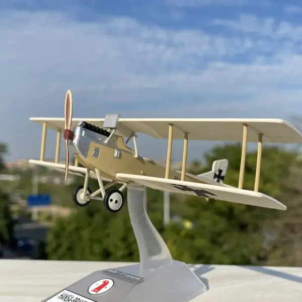 1:72 Scale Diecast Military Aircraft Model - Image 2