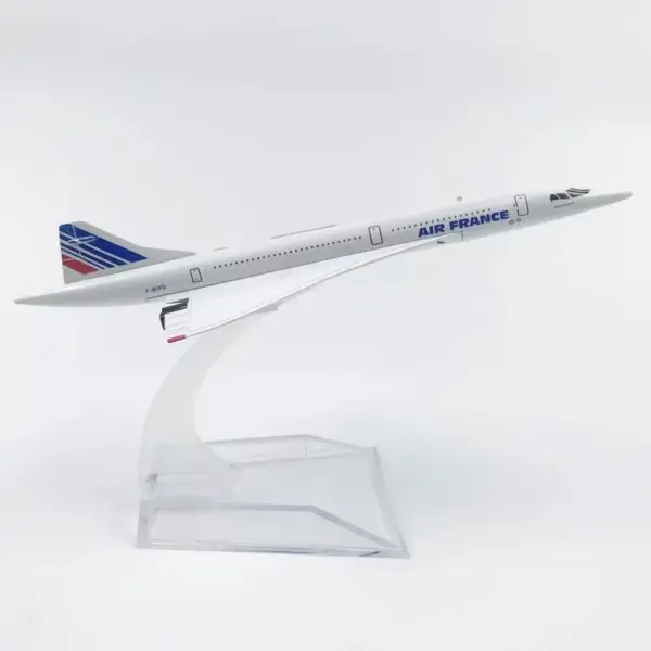 1:400 Scale Concorde Plane Model Collectible - Image 5