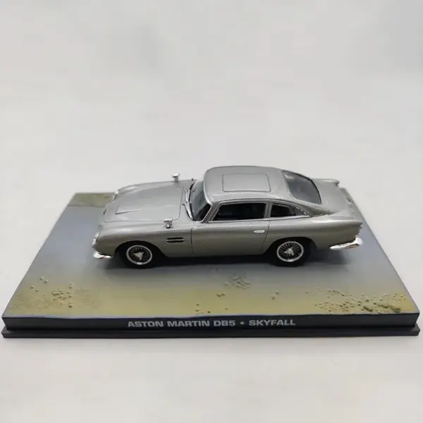 Diecast 1:43 Scale DB5 Car Model Toy - Image 5