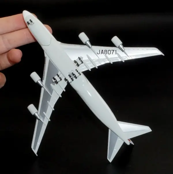 1/400 Scale JAL Boeing 747-400 Model Aircraft - Image 5