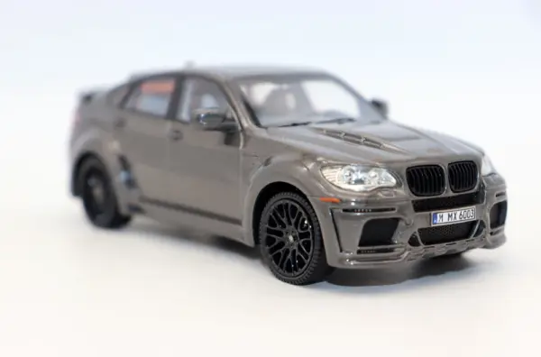BMW X6 1:43 Scale Diecast Model Car Collection - Image 2