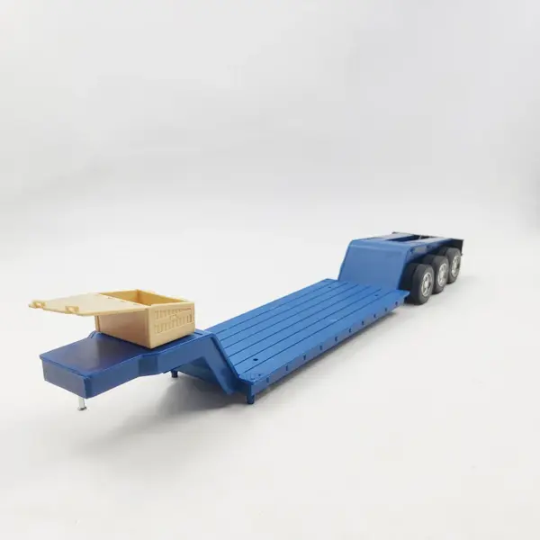 1:32 Scale Plastic Truck Trailer Model Accessory - Image 9