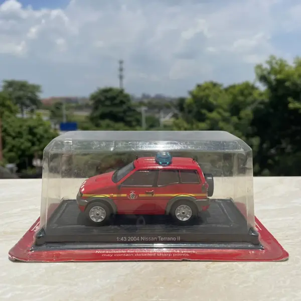 1:43 Scale Nissan Terrano II Fire Truck Model - Image 5