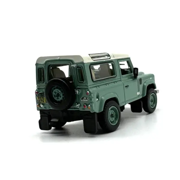 1:76 Scale Diecast Land Rover Defender Model - Image 4