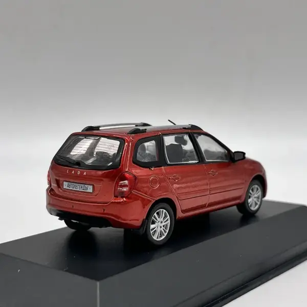 1/43 Scale Lada Granta Red Diecast Model Car - Image 3