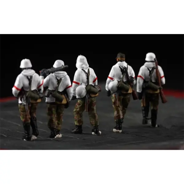 1/72 Scale Winter Soldier Figurines Set of 5 - Image 4