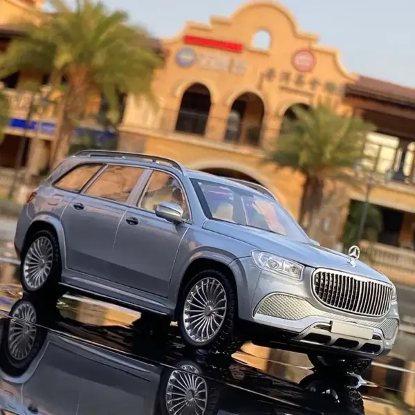 1:24 Maybach GLS600 Alloy Diecast Model Car - Image 4